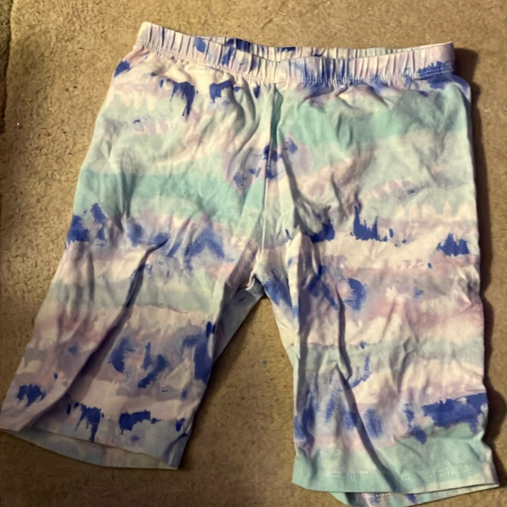 Large tie-dye long shorts